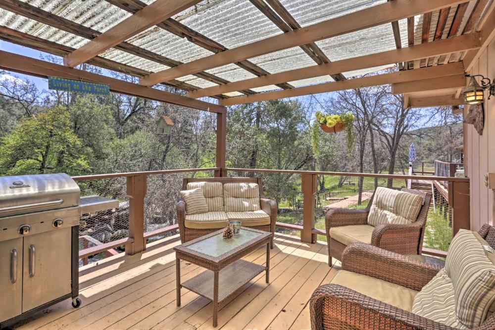 Gorgeous Oakhurst Retreat with Swimming Hole!